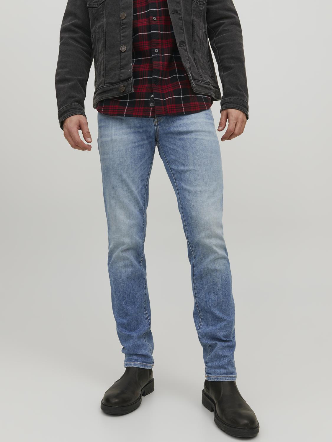 model_shot-front